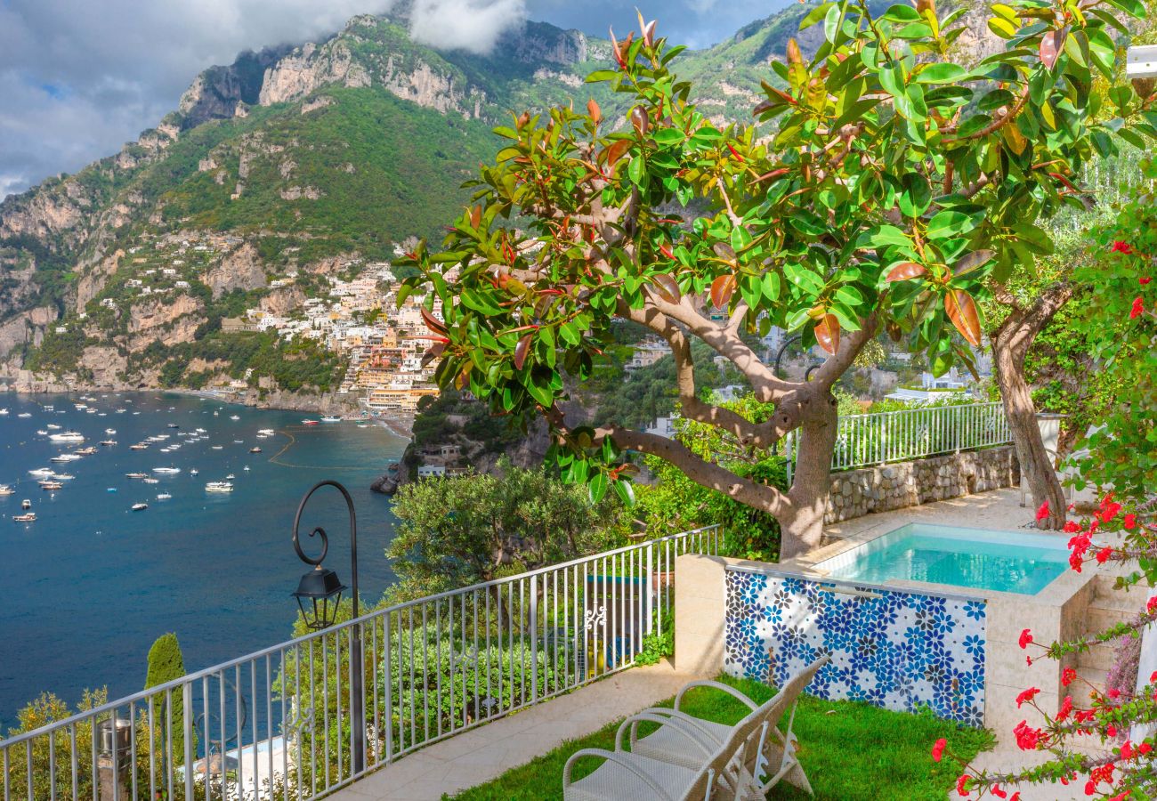 Villa in Positano - AMORE RENTALS - Villa Le Sirene with Outdoor Jacuzzi and Sea View