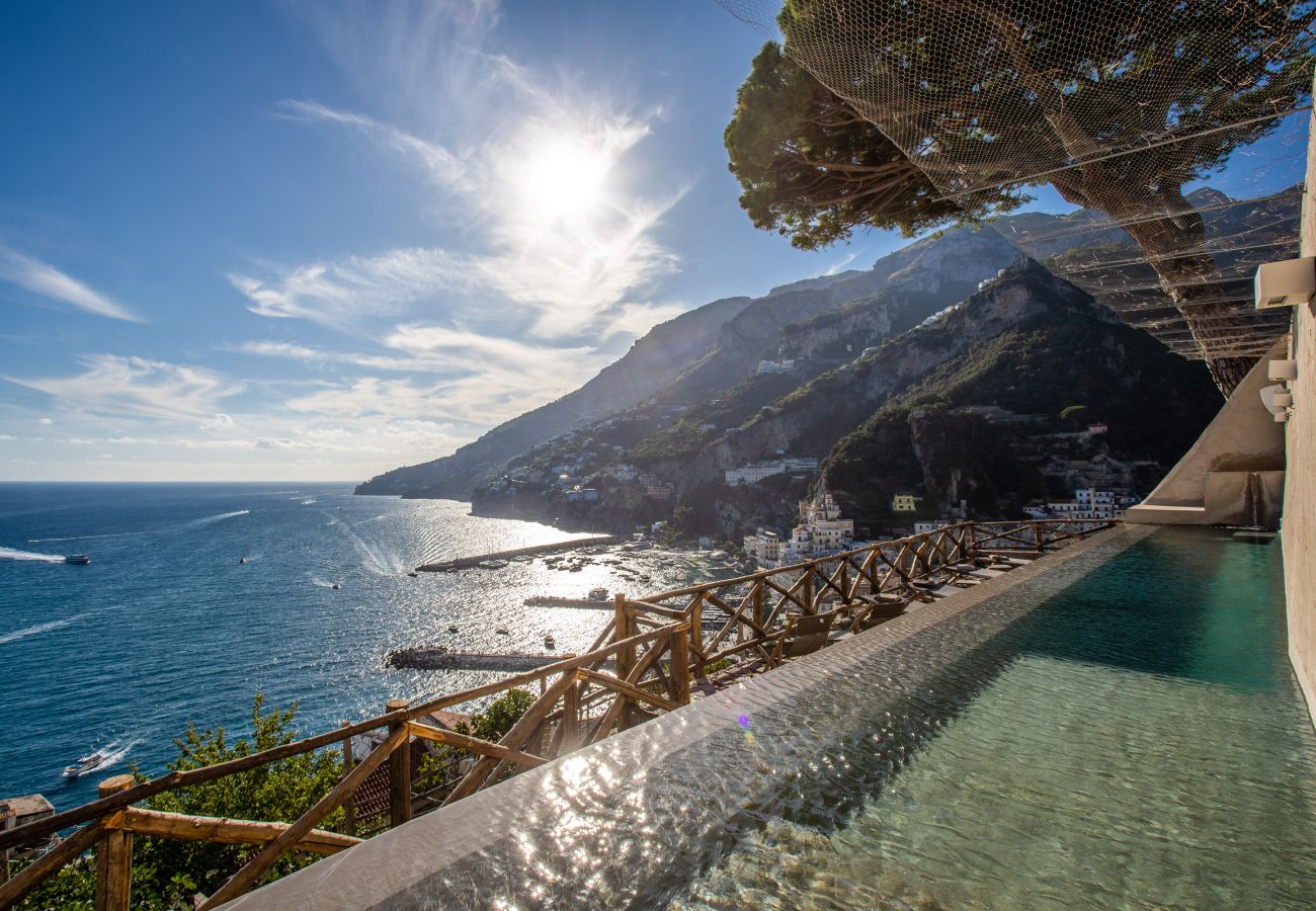 Villa in Amalfi - AMORE RENTALS - Villa Diana with Sea View, Infinity Pool and Air Conditioning