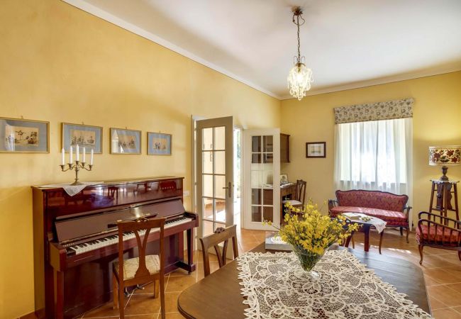 Villa in Radicofani - AMORE RENTALS - Villa Il Giardino with Private Swimming Pool, Garden, Ideal for Weddings Villa in Radicofani - AMORE RENTALS - Villa Il Giardino with Private Swimming Pool, Garden, Ideal for Weddings