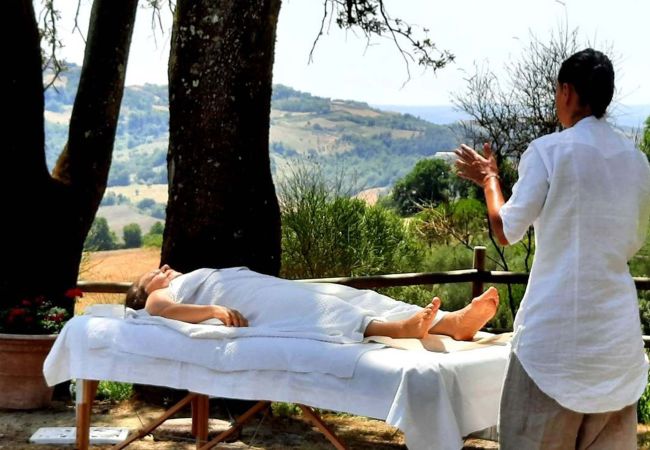 Villa in Radicofani - AMORE RENTALS - Villa Il Giardino with Private Swimming Pool, Garden, Ideal for Weddings Villa in Radicofani - AMORE RENTALS - Villa Il Giardino with Private Swimming Pool, Garden, Ideal for Weddings