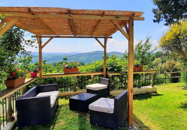 Villa in Radicofani - AMORE RENTALS - Villa Il Giardino with Private Swimming Pool, Garden, Ideal for Weddings Villa in Radicofani - AMORE RENTALS - Villa Il Giardino with Private Swimming Pool, Garden, Ideal for Weddings