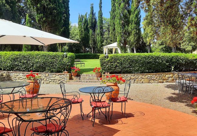 Villa in Radicofani - AMORE RENTALS - Villa Il Giardino with Private Swimming Pool, Garden, Ideal for Weddings Villa in Radicofani - AMORE RENTALS - Villa Il Giardino with Private Swimming Pool, Garden, Ideal for Weddings