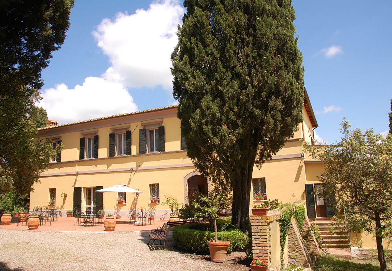 Villa in Radicofani - AMORE RENTALS - Villa Il Giardino with Private Swimming Pool, Garden, Ideal for Weddings