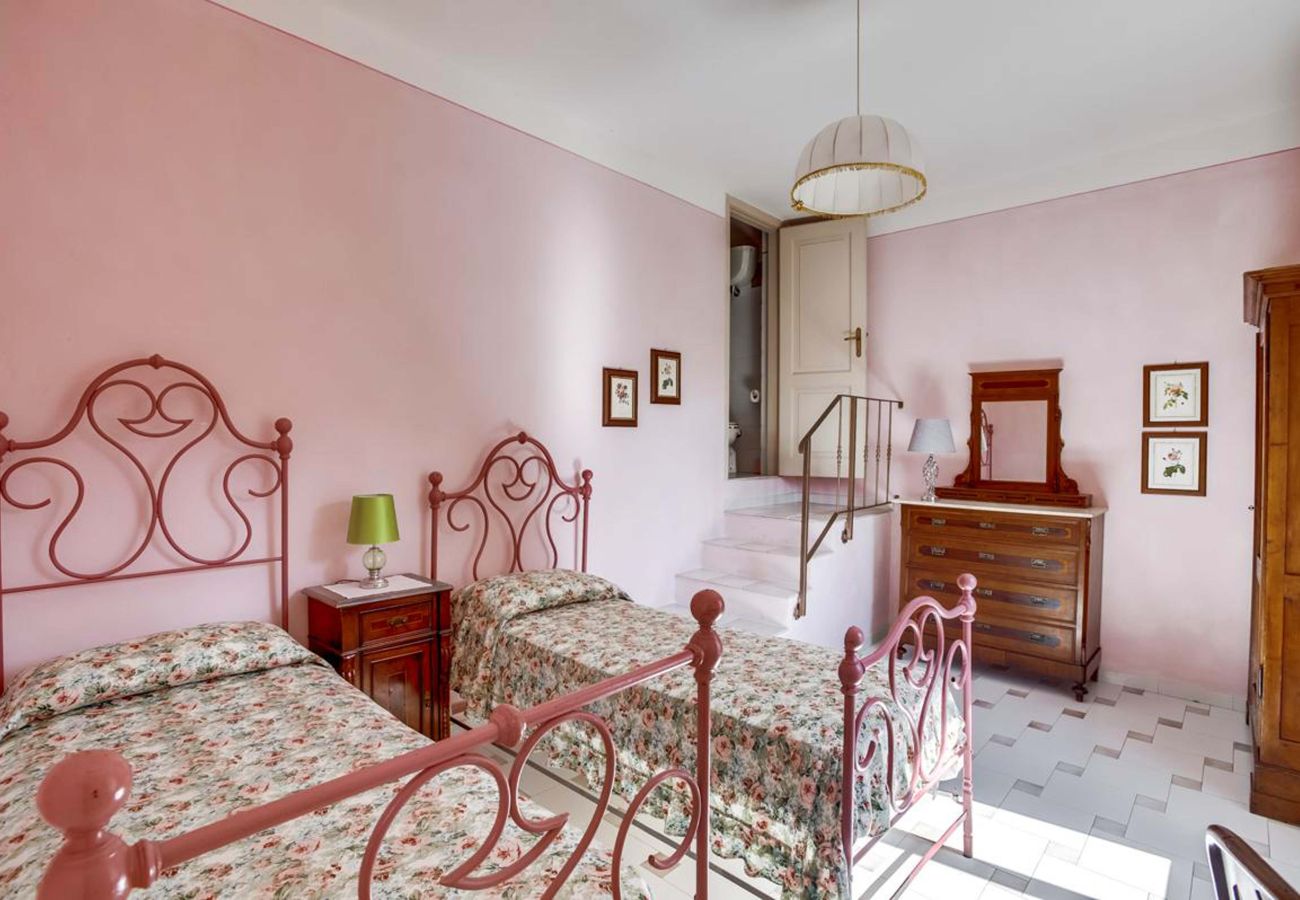 Villa in Radicofani - AMORE RENTALS - Villa Il Giardino with Private Swimming Pool, Garden, Ideal for Weddings