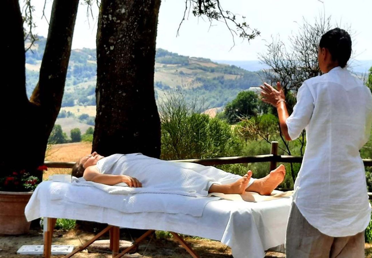 Villa in Radicofani - AMORE RENTALS - Villa Il Giardino with Private Swimming Pool, Garden, Ideal for Weddings