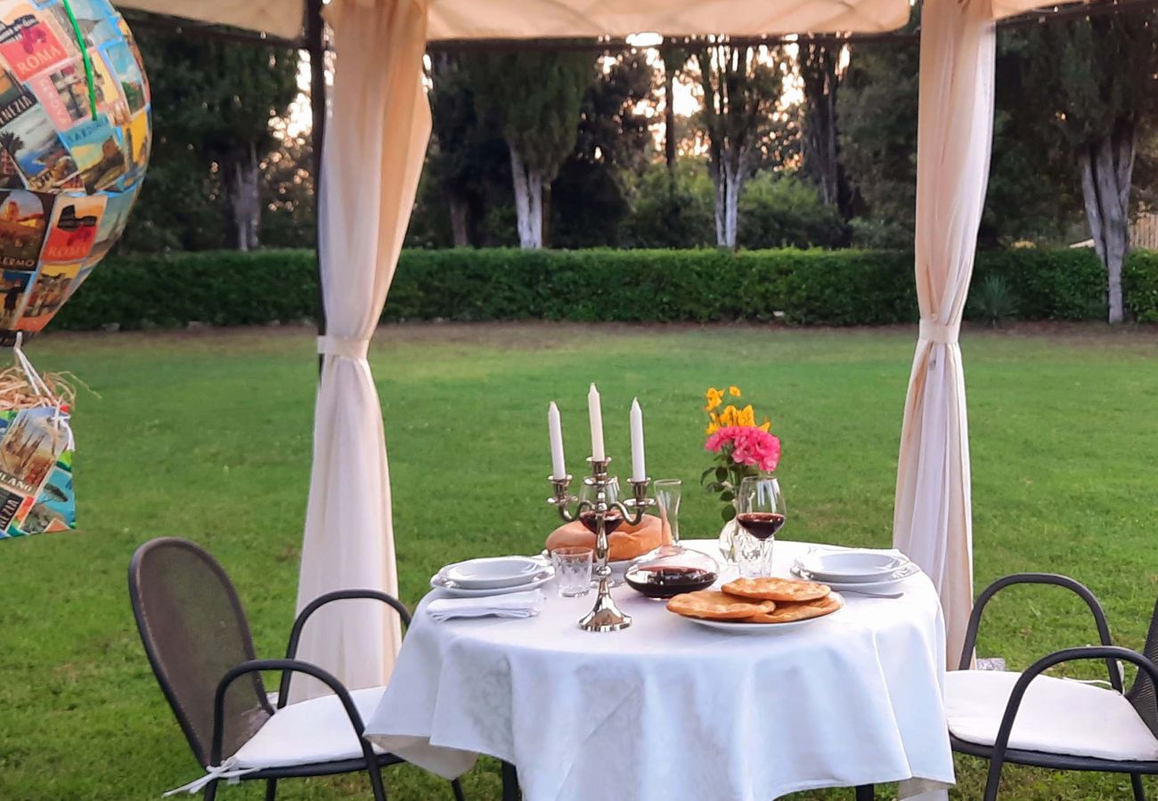 Villa in Radicofani - AMORE RENTALS - Villa Il Giardino with Private Swimming Pool, Garden, Ideal for Weddings