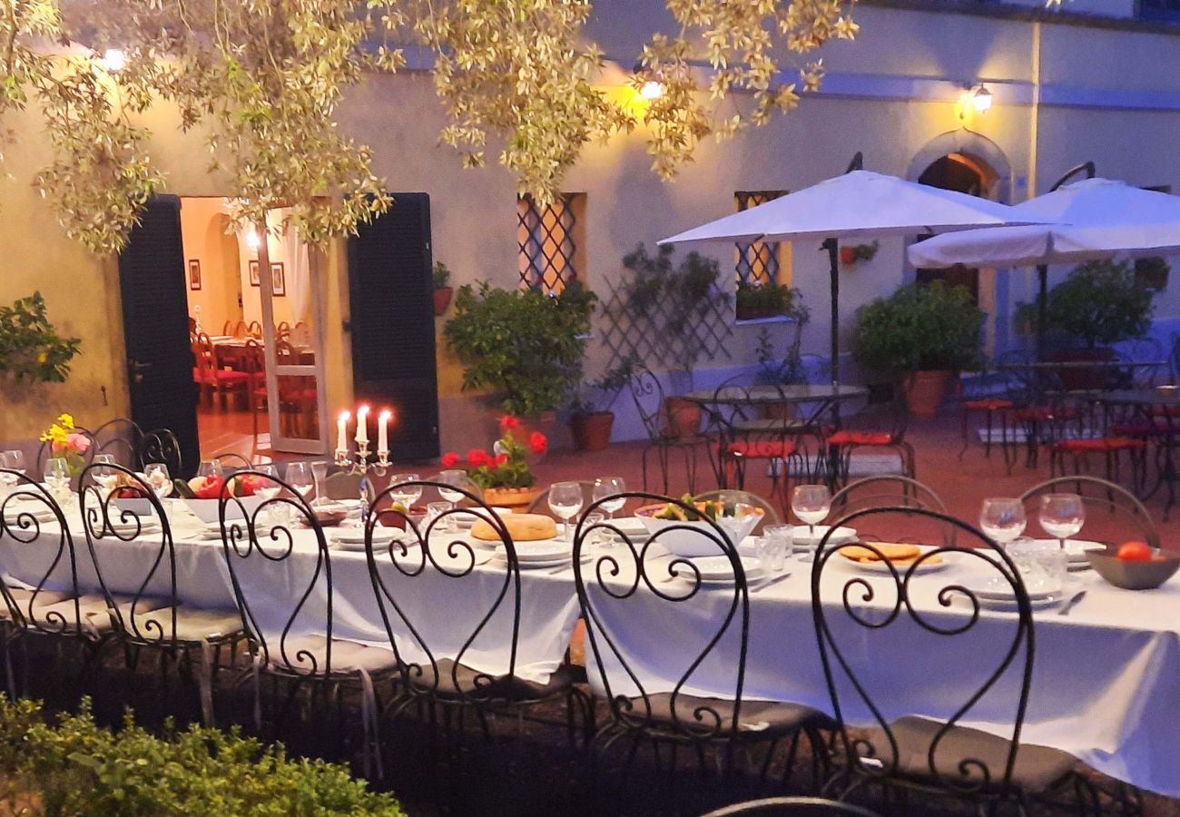 Villa in Radicofani - AMORE RENTALS - Villa Il Giardino with Private Swimming Pool, Garden, Ideal for Weddings