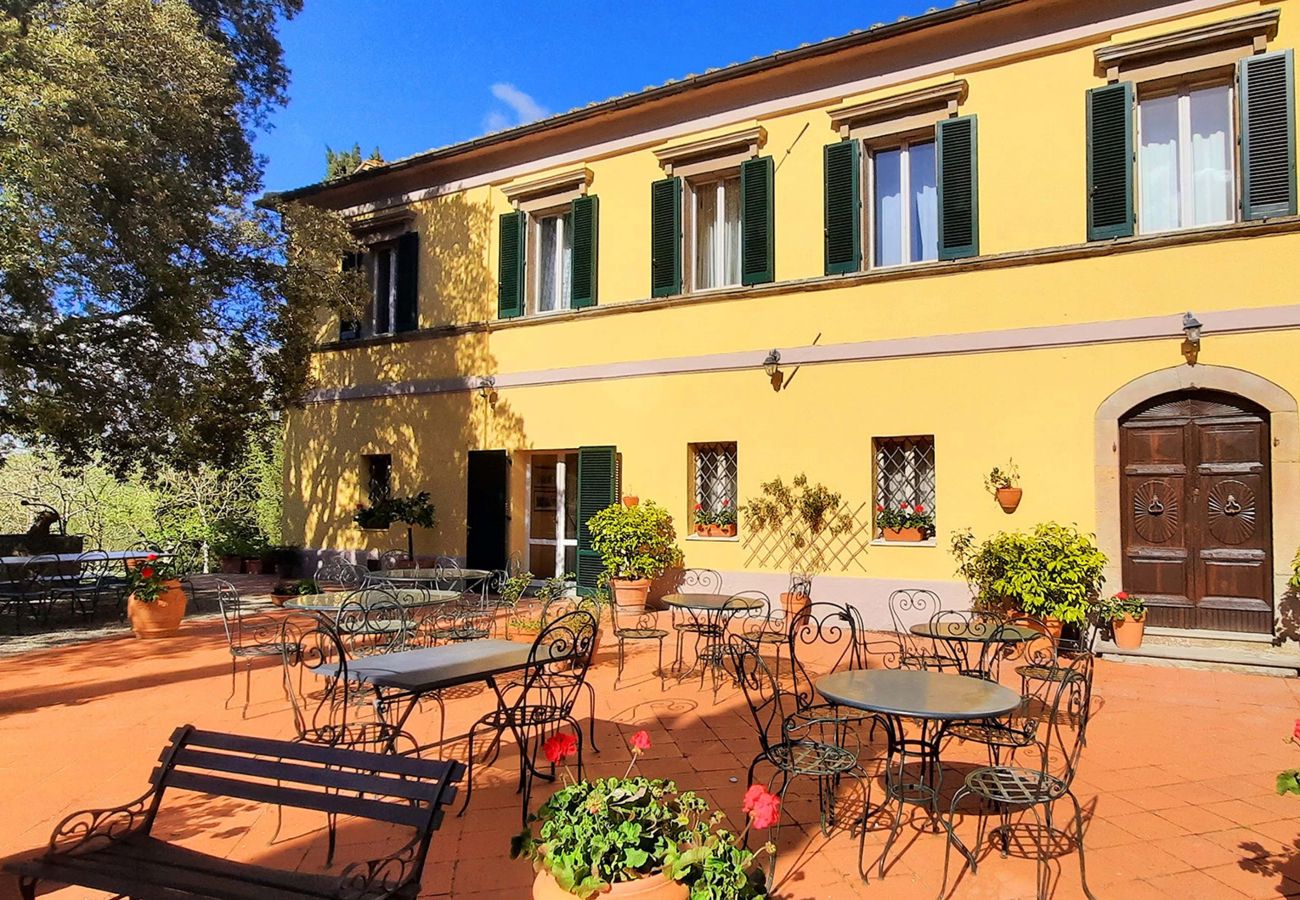 Villa in Radicofani - AMORE RENTALS - Villa Il Giardino with Private Swimming Pool, Garden, Ideal for Weddings