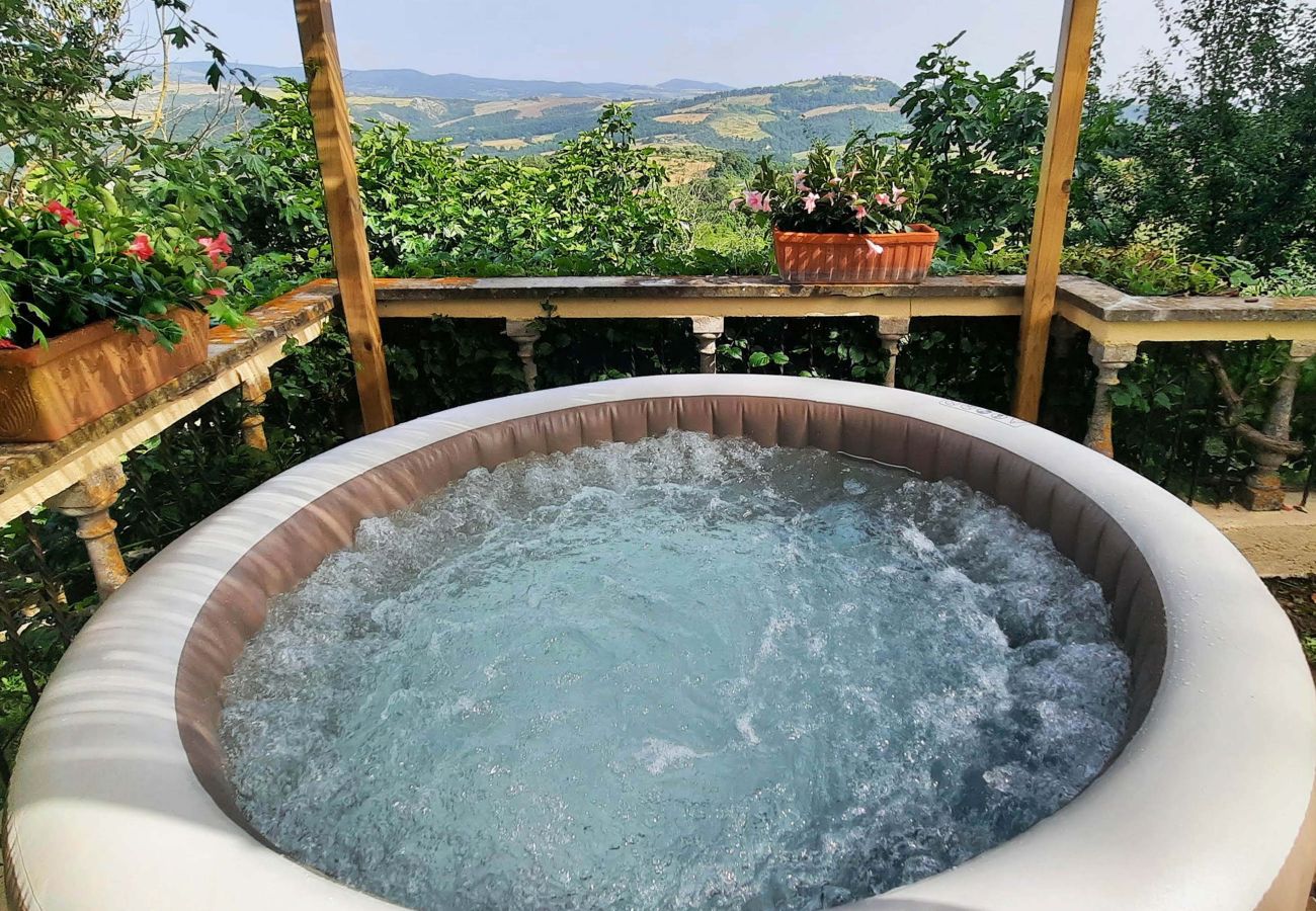 Villa in Radicofani - AMORE RENTALS - Villa Il Giardino with Private Swimming Pool, Garden, Ideal for Weddings