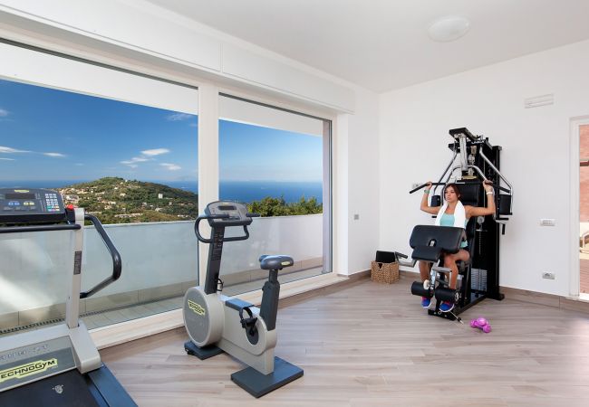 Villa in Sorrento - AMORE RENTALS - Villa Daniela with Swimming pool, Wellness Area, Garden and Sea View Villa in Sorrento - AMORE RENTALS - Villa Daniela with Swimming pool, Wellness Area, Garden and Sea View