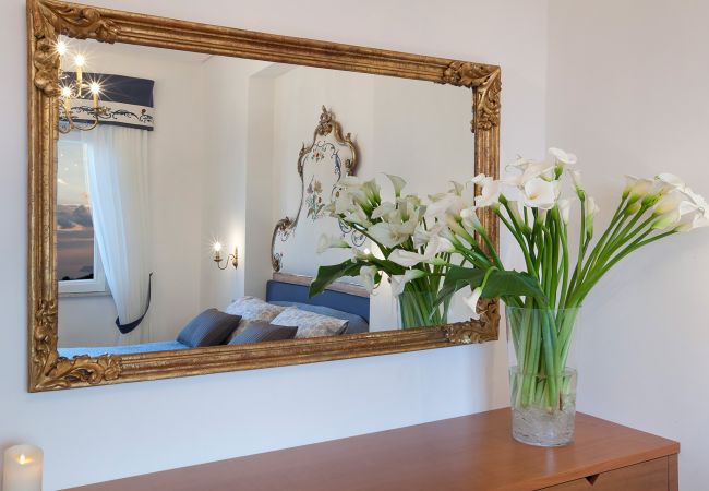 Villa in Sorrento - AMORE RENTALS - Villa Daniela with Swimming pool, Wellness Area, Garden and Sea View