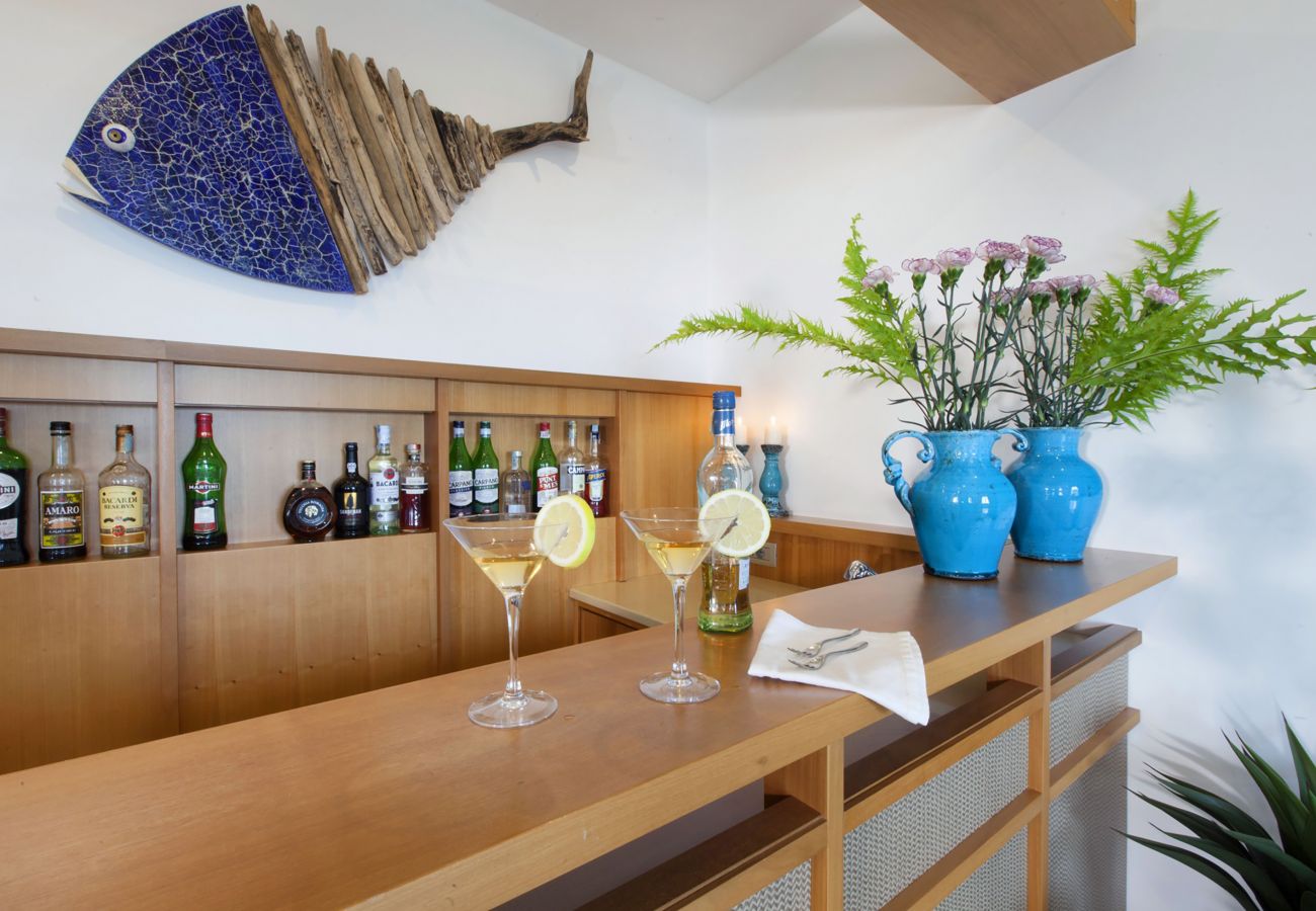 Villa in Sorrento - AMORE RENTALS - Villa Daniela with Swimming pool, Wellness Area, Garden and Sea View