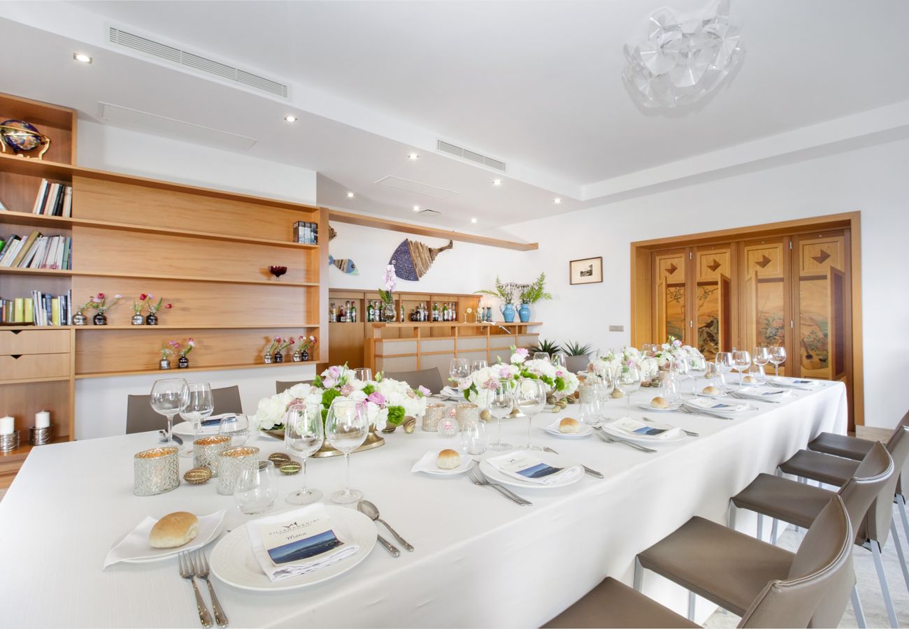 Villa in Sorrento - AMORE RENTALS - Villa Daniela with Swimming pool, Wellness Area, Garden and Sea View
