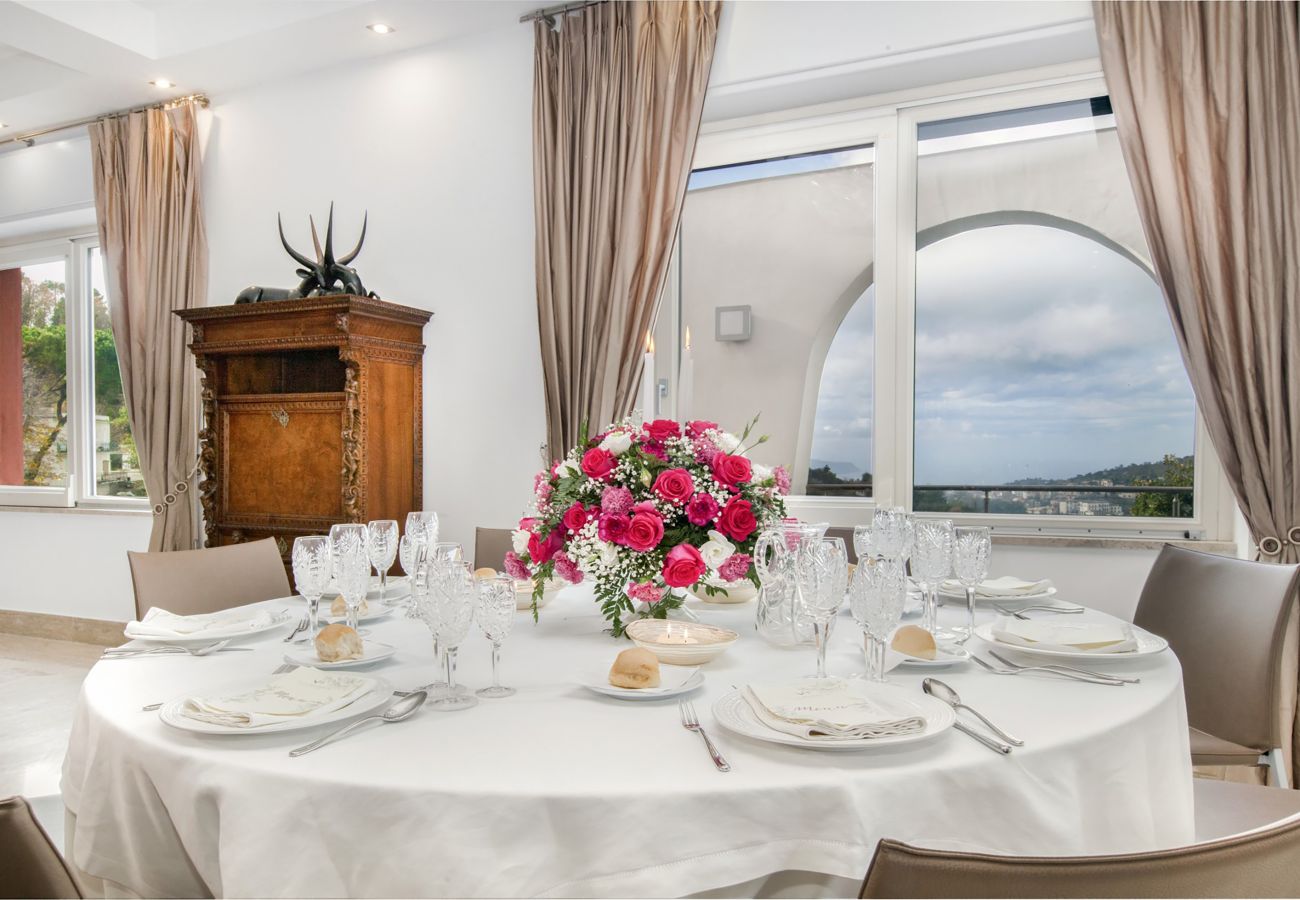 Villa in Sorrento - AMORE RENTALS - Villa Daniela with Swimming pool, Wellness Area, Garden and Sea View
