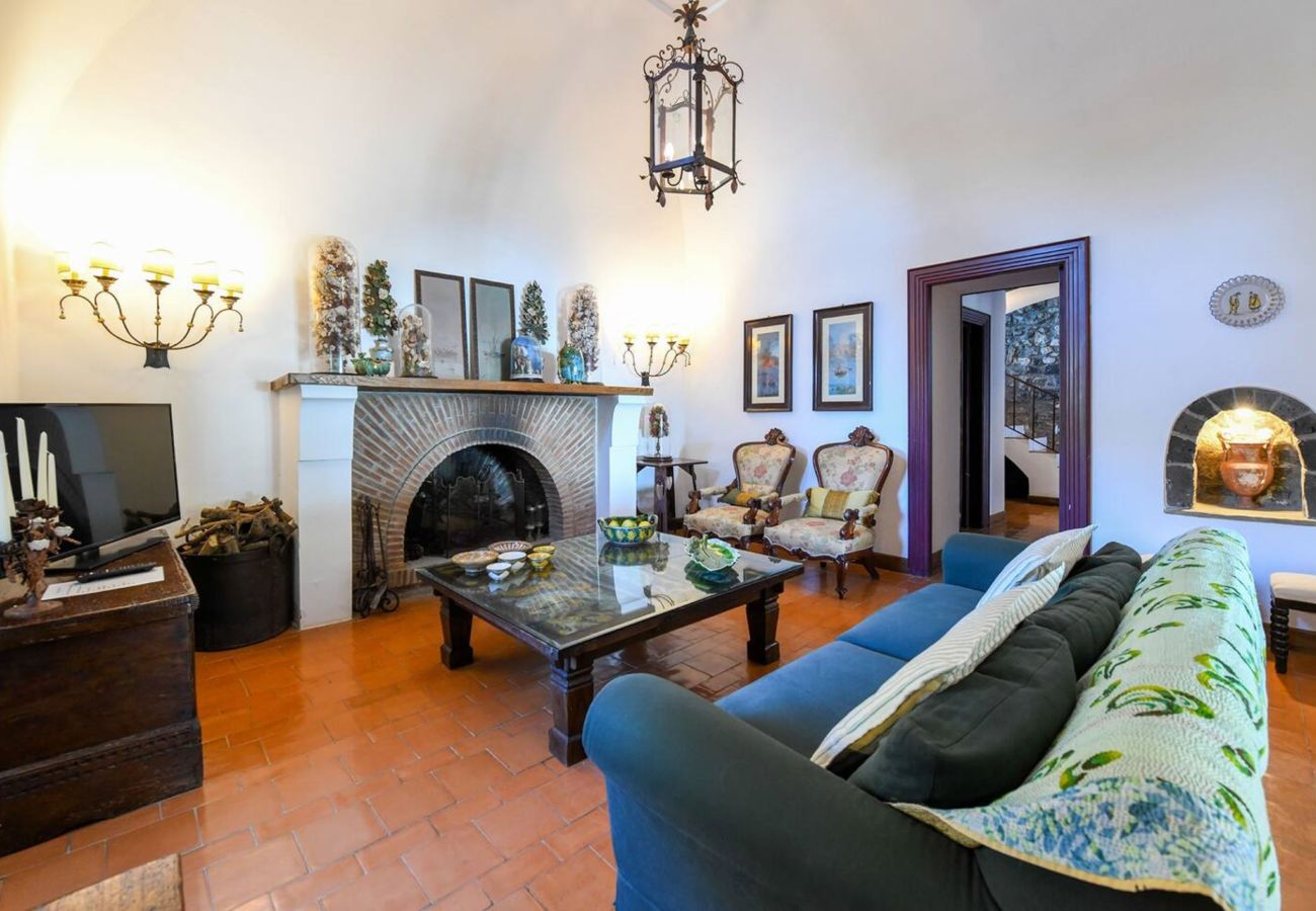 Villa in Massa Lubrense - AMORE RENTALS - Villa Alma with Private Swimming Pool, Sea View and Garden