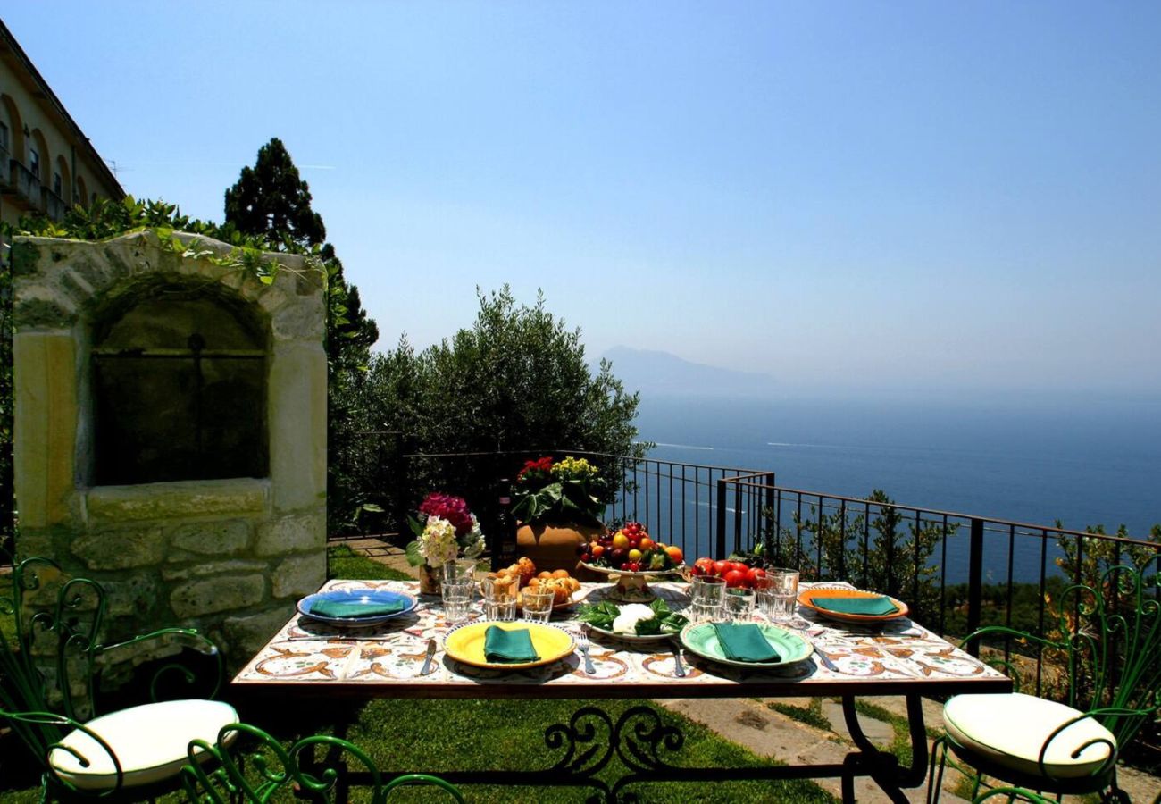 Villa in Massa Lubrense - AMORE RENTALS - Villa Alma with Private Swimming Pool, Sea View and Garden