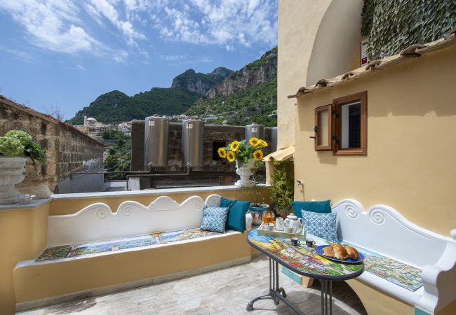 House in Positano - AMORE RENTALS - Casa Barbera B with Private Terrace and Air Conditioning House in Positano - AMORE RENTALS - Casa Barbera B with Private Terrace and Air Conditioning