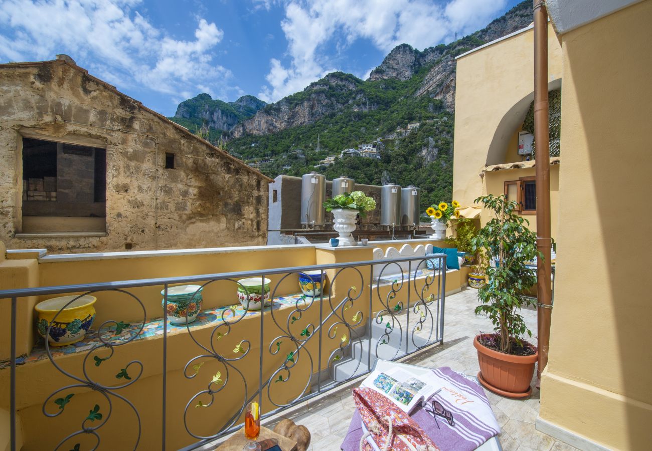 House in Positano - AMORE RENTALS - Casa Barbera B with Private Terrace and Air Conditioning