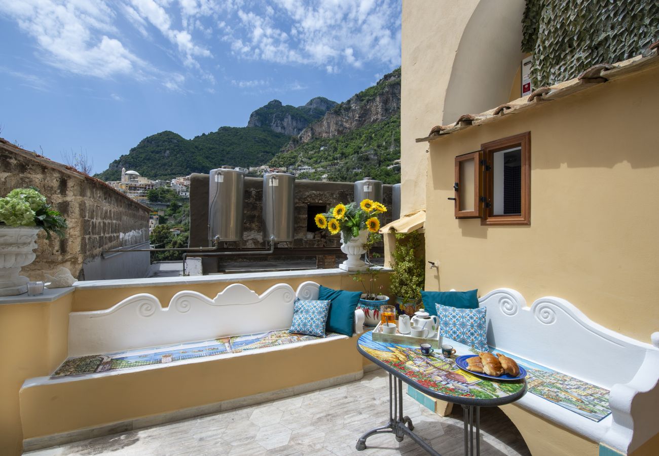 House in Positano - AMORE RENTALS - Casa Barbera B with Private Terrace and Air Conditioning