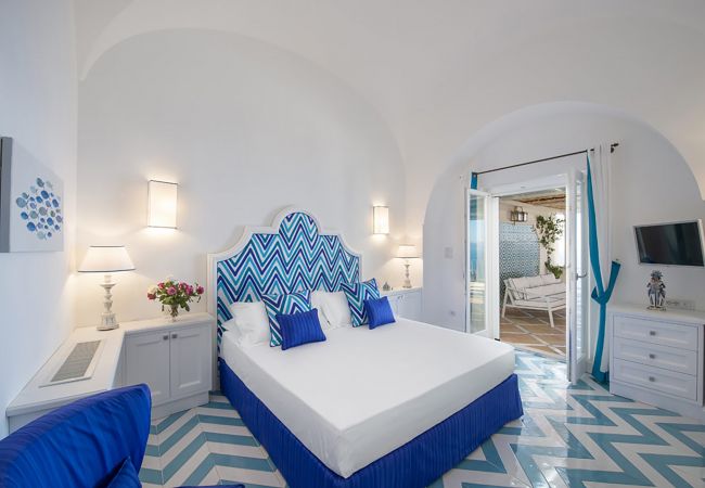 Villa in Praiano - AMORE RENTALS - Villa Celeste with Heated Swimming Pool and Sea View Villa in Praiano - AMORE RENTALS - Villa Celeste with Heated Swimming Pool and Sea View