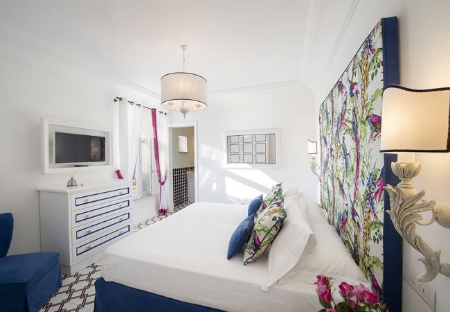 Villa in Praiano - AMORE RENTALS - Villa Celeste with Heated Swimming Pool and Sea View Villa in Praiano - AMORE RENTALS - Villa Celeste with Heated Swimming Pool and Sea View