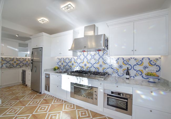 Villa in Praiano - AMORE RENTALS - Villa Celeste with Heated Swimming Pool and Sea View Villa in Praiano - AMORE RENTALS - Villa Celeste with Heated Swimming Pool and Sea View