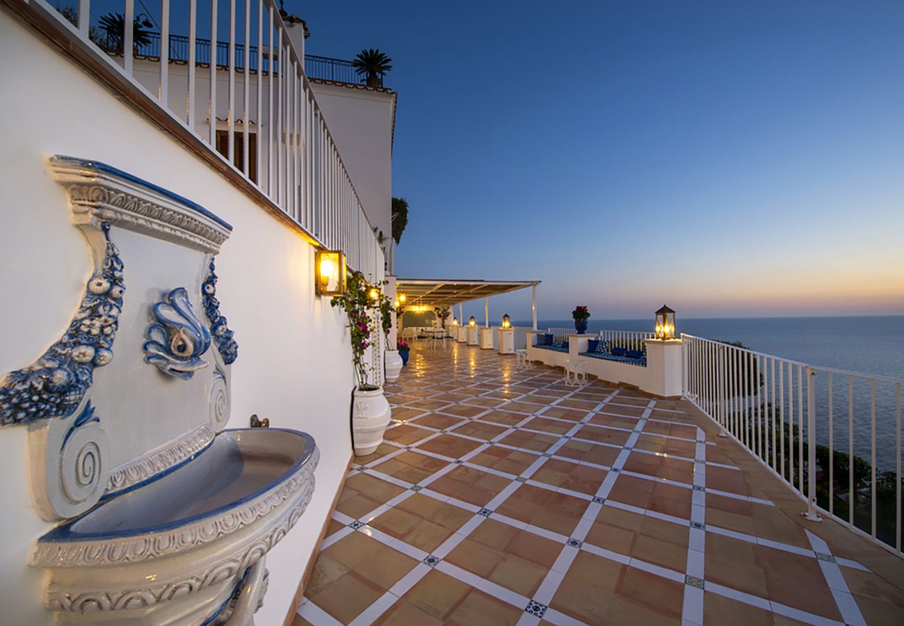 Villa in Praiano - AMORE RENTALS - Villa Celeste with Heated Swimming Pool, Sea View, Butler Service