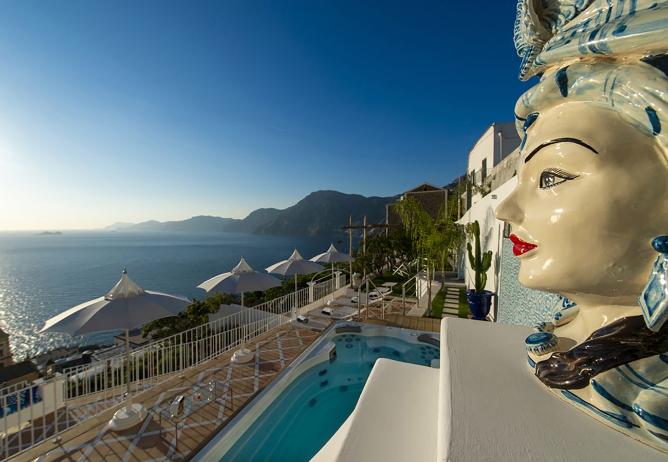 Villa in Praiano - AMORE RENTALS - Villa Celeste with Heated Swimming Pool, Sea View, Butler Service