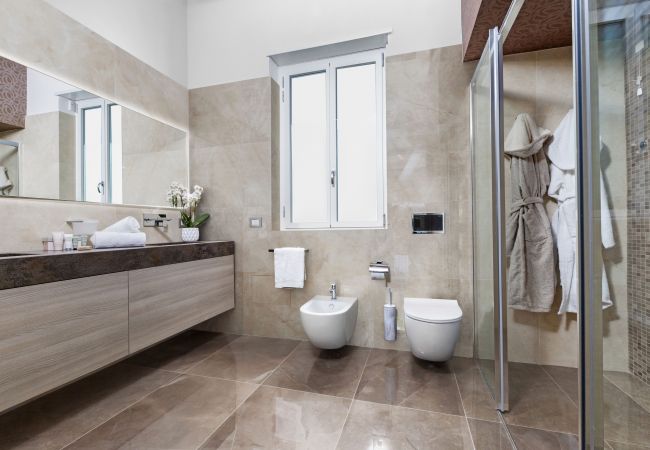 Villa in Sorrento - AMORE RENTALS - Villa Nina with Pool and Sea View Villa in Sorrento - AMORE RENTALS - Villa Nina with Pool and Sea View