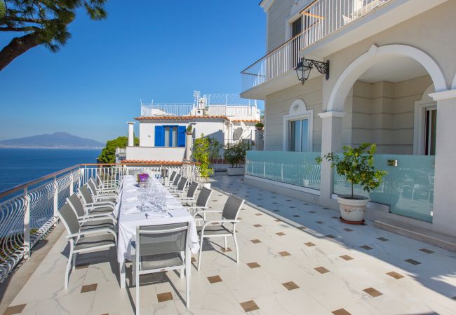 Villa in Sorrento - AMORE RENTALS - Villa Nina with Pool and Sea View Villa in Sorrento - AMORE RENTALS - Villa Nina with Pool and Sea View