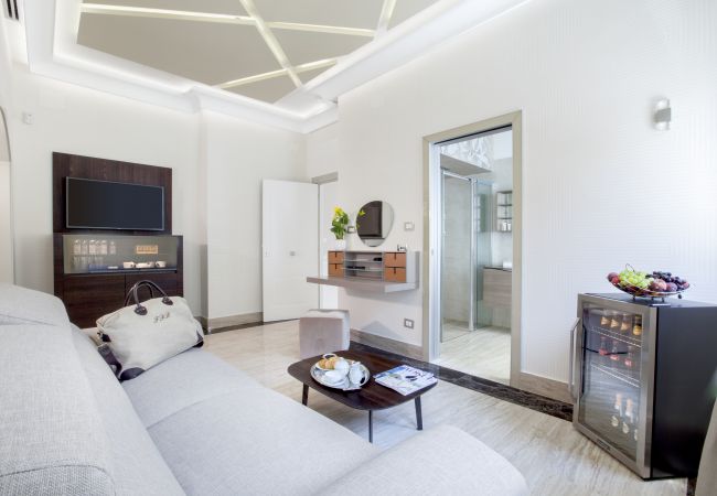 Villa in Sorrento - AMORE RENTALS - Villa Nina with Pool and Sea View Villa in Sorrento - AMORE RENTALS - Villa Nina with Pool and Sea View