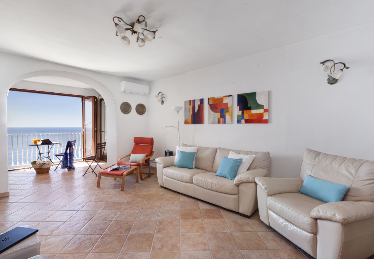 House in Praiano - AMORE RENTALS - Daddy's Home with Sea View and Air Conditioning