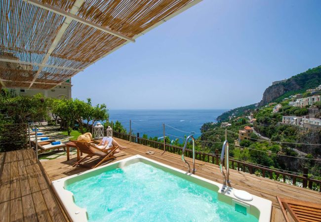 Villa/Dettached house in Amalfi - AMORE RENTALS - Villa Bellavista with Heated Jacuzzi, Sea View and Gym