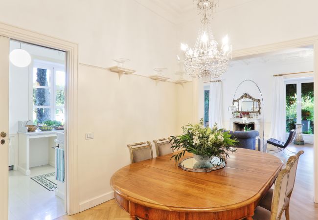 Villa in Sorrento - AMORE RENTALS - Villa Sofia with Terrace and Air Conditioning Villa in Sorrento - AMORE RENTALS - Villa Sofia with Terrace and Air Conditioning