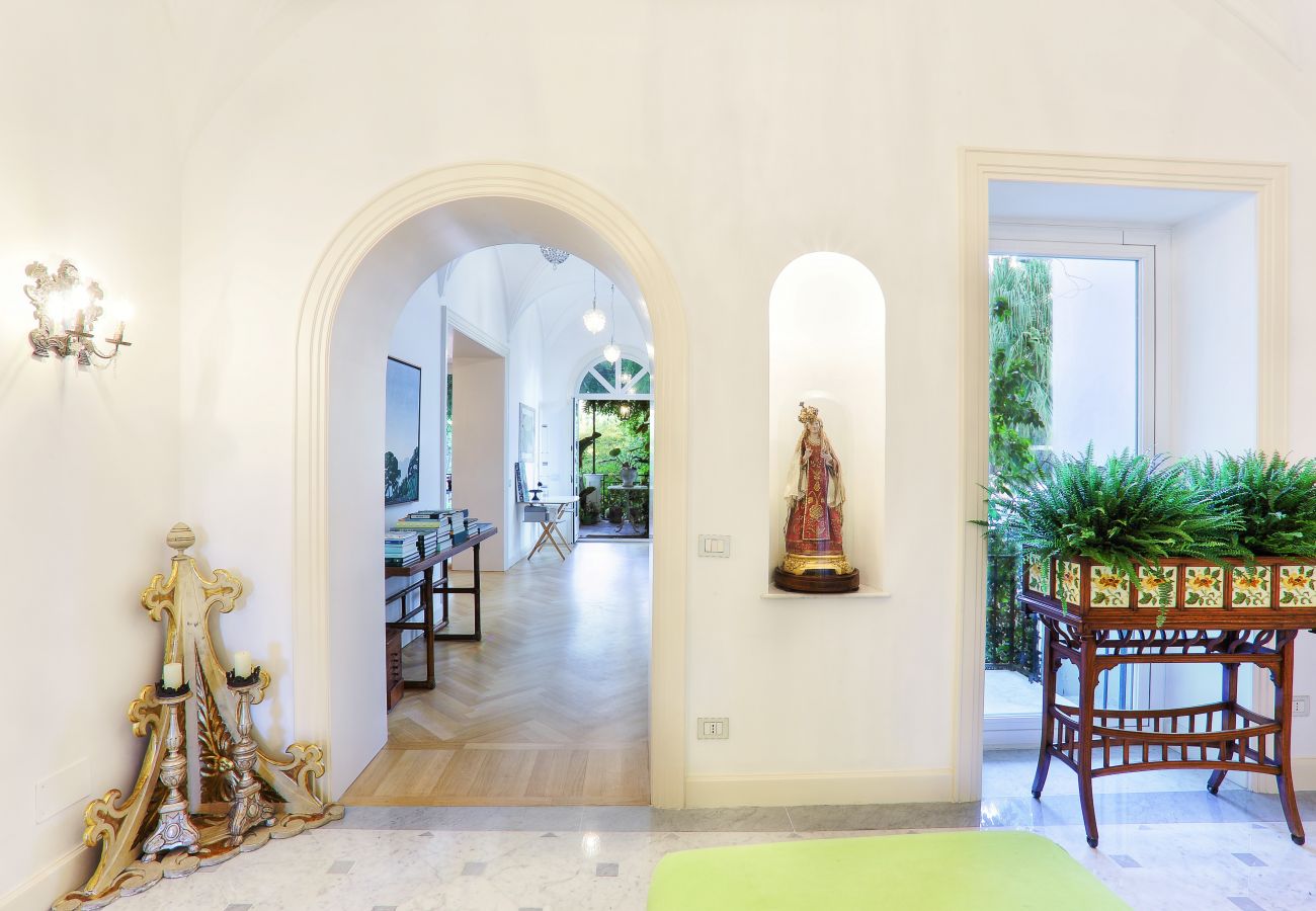 Villa in Sorrento - AMORE RENTALS - Villa Sofia with Terrace and Air Conditioning