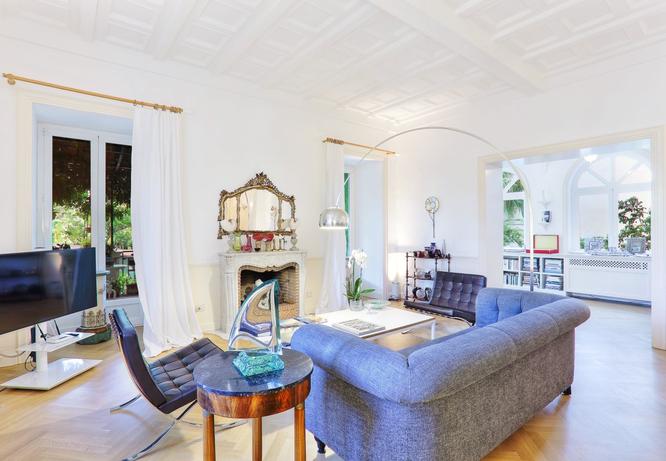 Villa in Sorrento - AMORE RENTALS - Villa Sofia with Terrace and Air Conditioning
