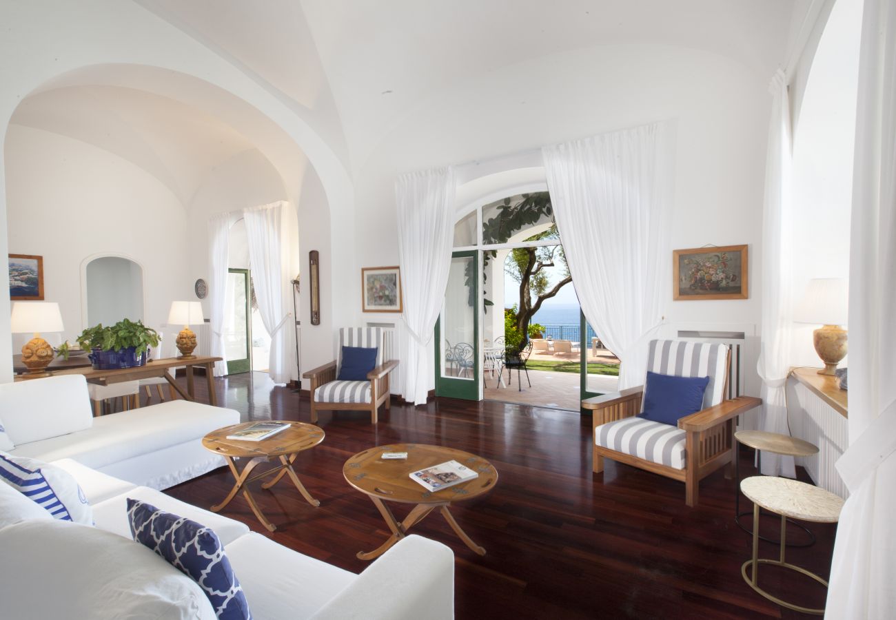 Villa in Positano - AMORE RENTALS - Villa Lo Scoglio with Direct Sea Access and Garden