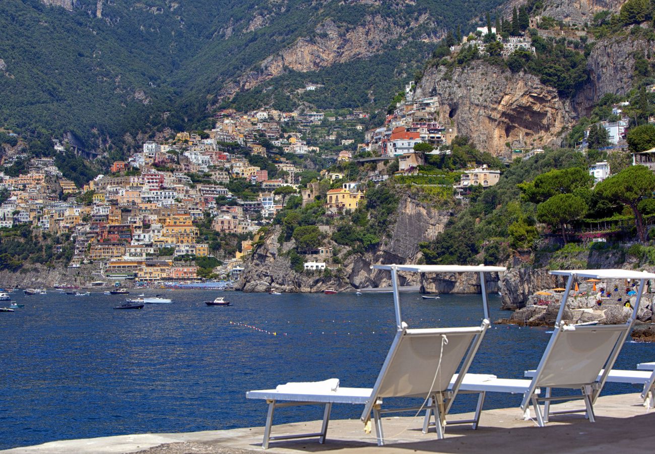 Villa in Positano - AMORE RENTALS - Villa Lo Scoglio with Direct Sea Access and Garden