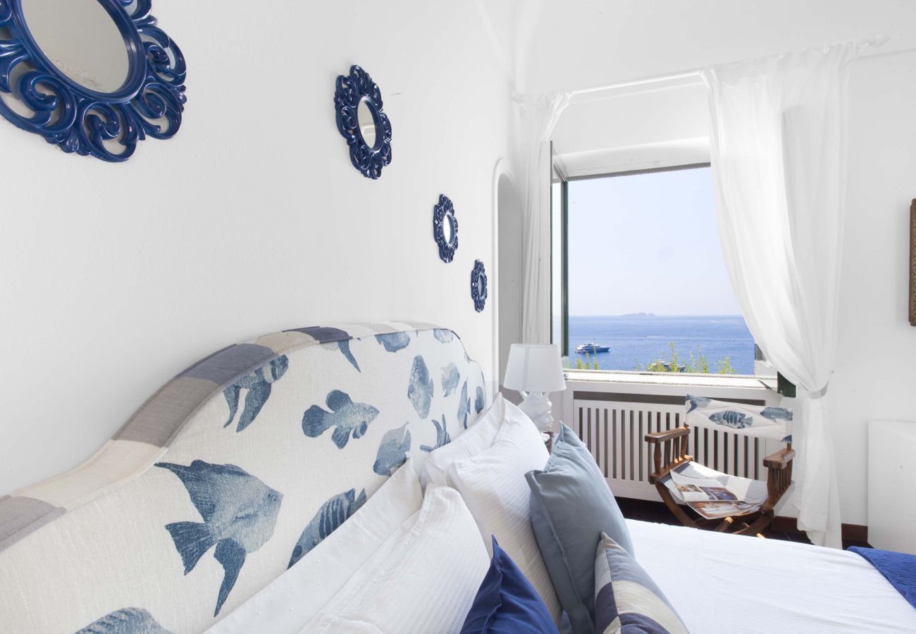 Villa in Positano - AMORE RENTALS - Villa Lo Scoglio with Direct Sea Access and Garden