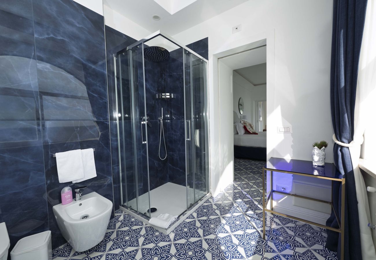 Villa in Positano - AMORE RENTALS - Villa Lo Scoglio with Direct Sea Access and Garden