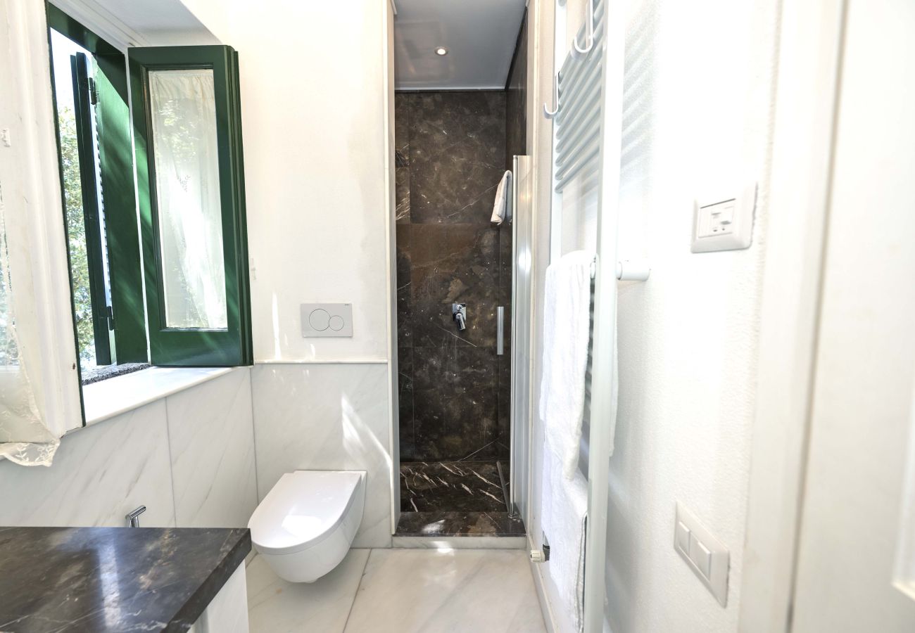 Villa in Positano - AMORE RENTALS - Villa Lo Scoglio with Direct Sea Access and Garden