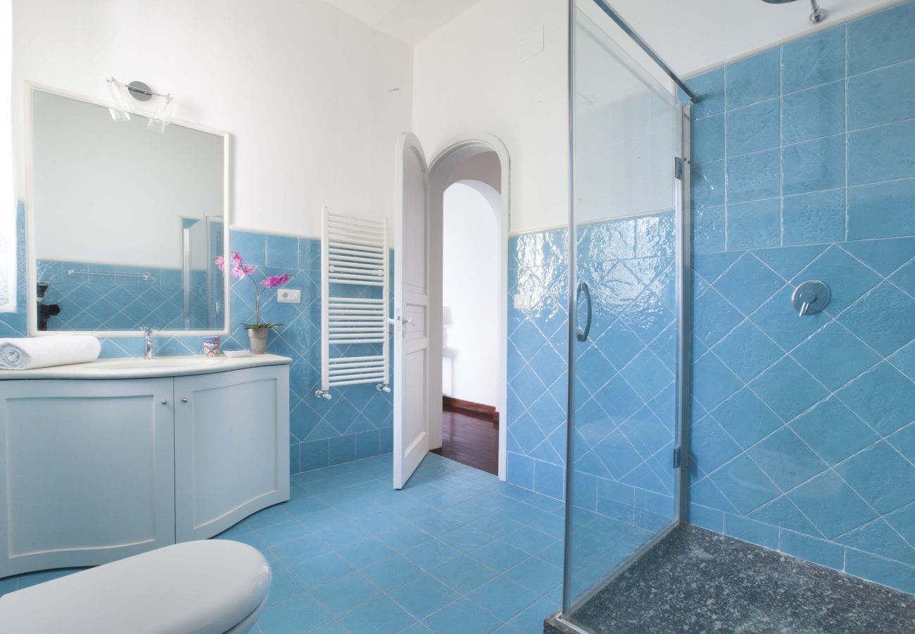 Villa in Positano - AMORE RENTALS - Villa Lo Scoglio with Direct Sea Access and Garden
