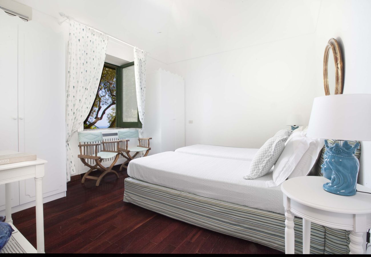 Villa in Positano - AMORE RENTALS - Villa Lo Scoglio with Direct Sea Access and Garden