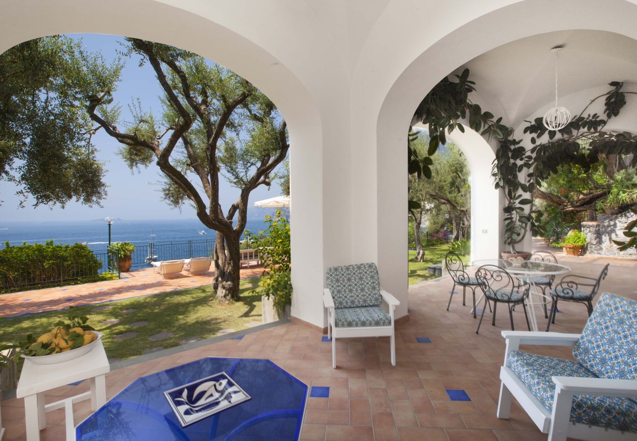 Villa in Positano - AMORE RENTALS - Villa Lo Scoglio with Direct Sea Access and Garden