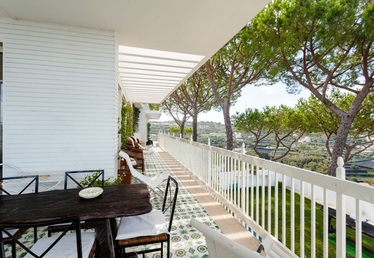 Villa in Massa Lubrense - AMORE RENTALS - Villa Pizzo with Swimming Pool, Garden, Sea View and Parking