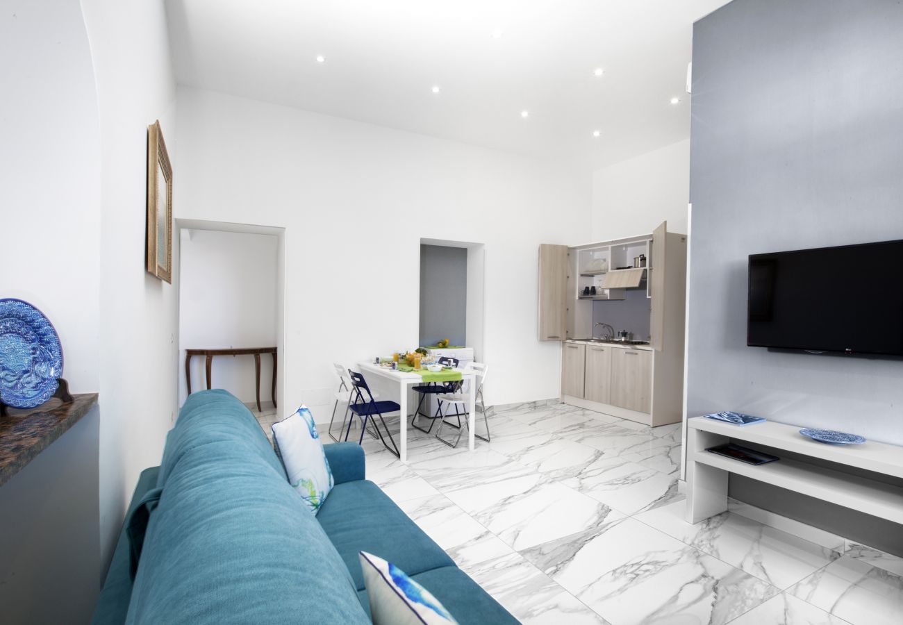 Apartment in Sorrento - AMORE RENTALS - Appartamento Max 2 in Piazza Tasso