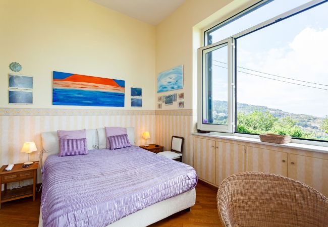 Villa in Massa Lubrense - AMORE RENTALS - Villa Stone on the Sea with Private Pool and Garden Villa in Massa Lubrense - AMORE RENTALS - Villa Stone on the Sea with Private Pool and Garden