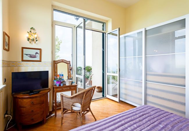 Villa in Massa Lubrense - AMORE RENTALS - Villa Stone on the Sea with Private Pool and Garden Villa in Massa Lubrense - AMORE RENTALS - Villa Stone on the Sea with Private Pool and Garden