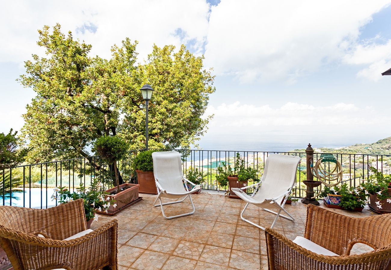 Villa in Massa Lubrense - AMORE RENTALS - Villa Stone on the Sea with Private Pool and Garden
