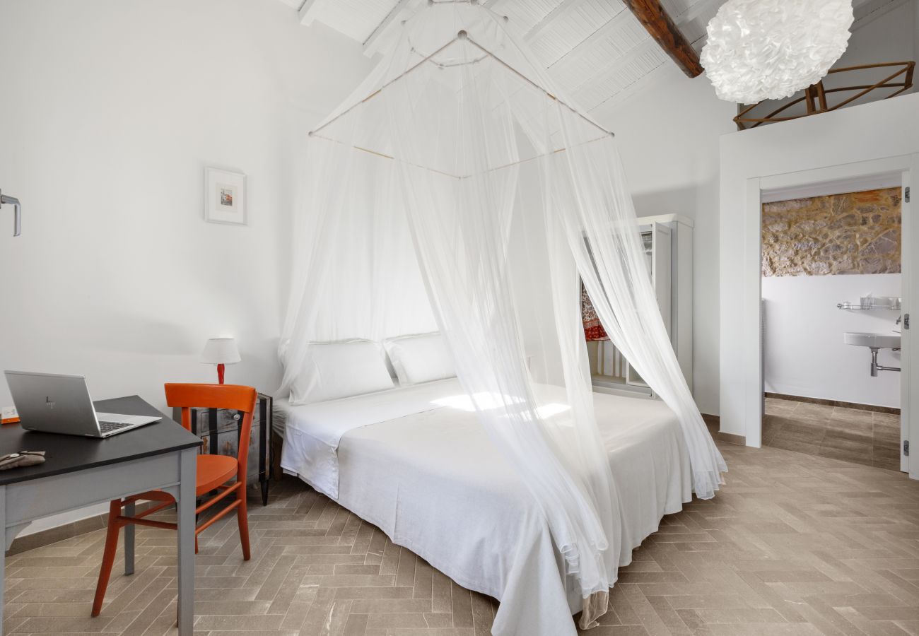 Villa in Campagnatico - AMORE RENTALS - Villa Ambretta with Private Swimming Pool, Garden and Barbecue